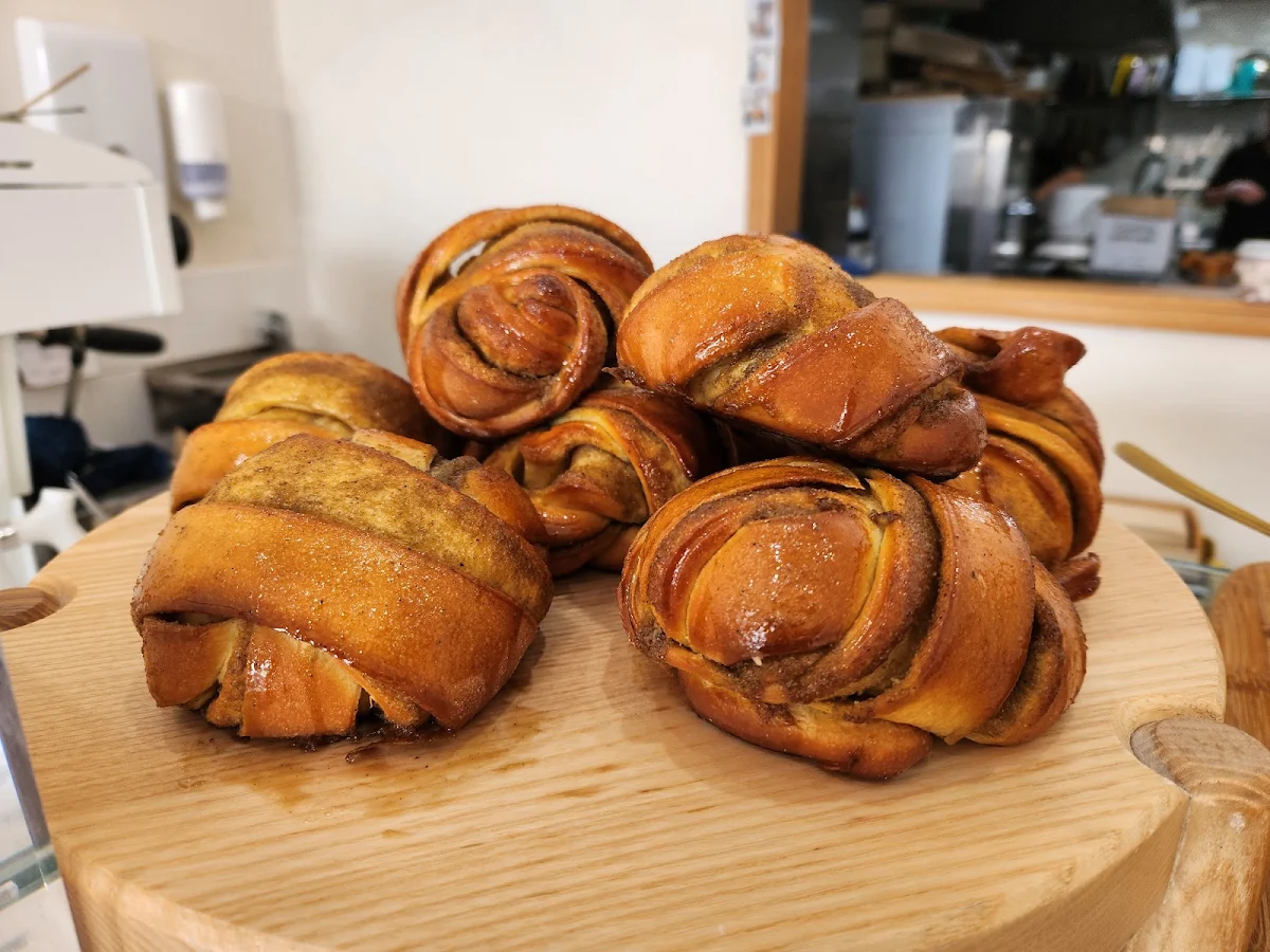 Cinamon Roll, Butter and toast