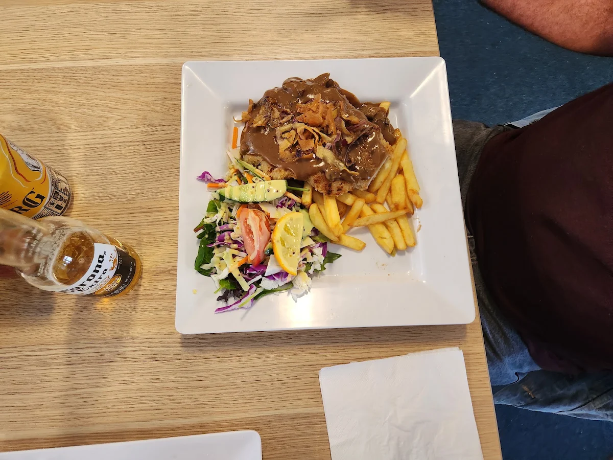 Beef Schnitzel, Miners Arms Hotel