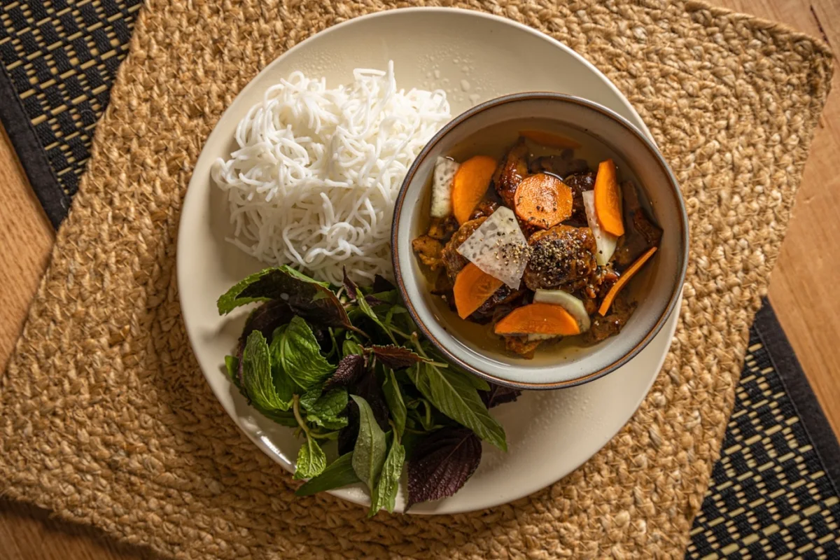 Highlights, BUN CHA HIGHETT