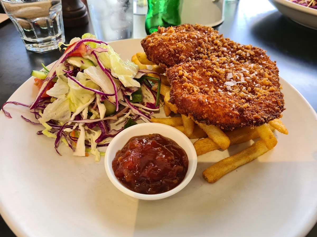 Highlights, Poacher & Hound Cafe & Catering