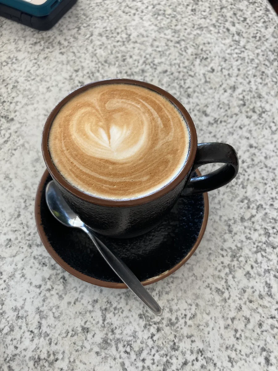Flat White, Elvy's Cafe