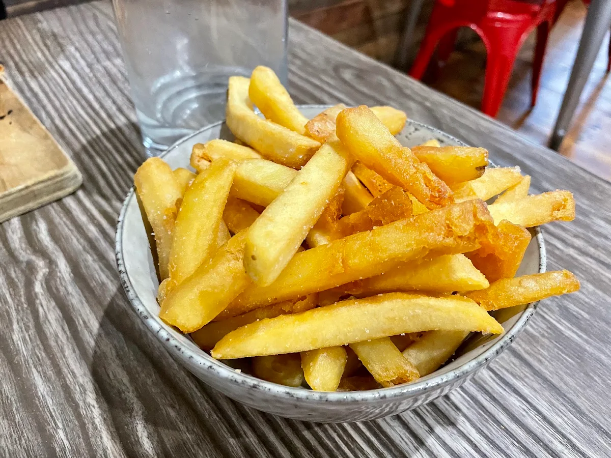 Hot Chips, Bella Cafe & Pizza Bar