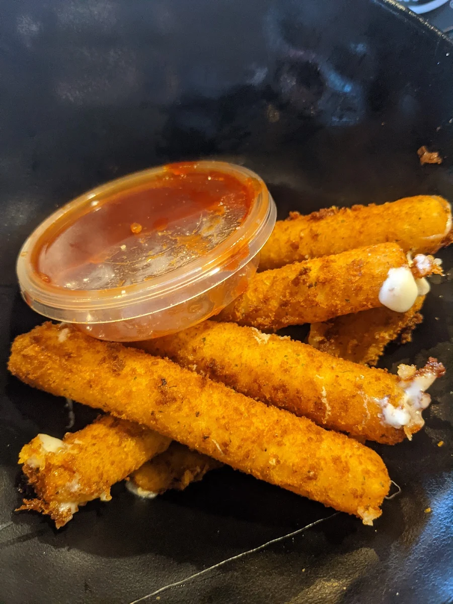 Mozzarella Sticks, Kickin’Inn Emerton
