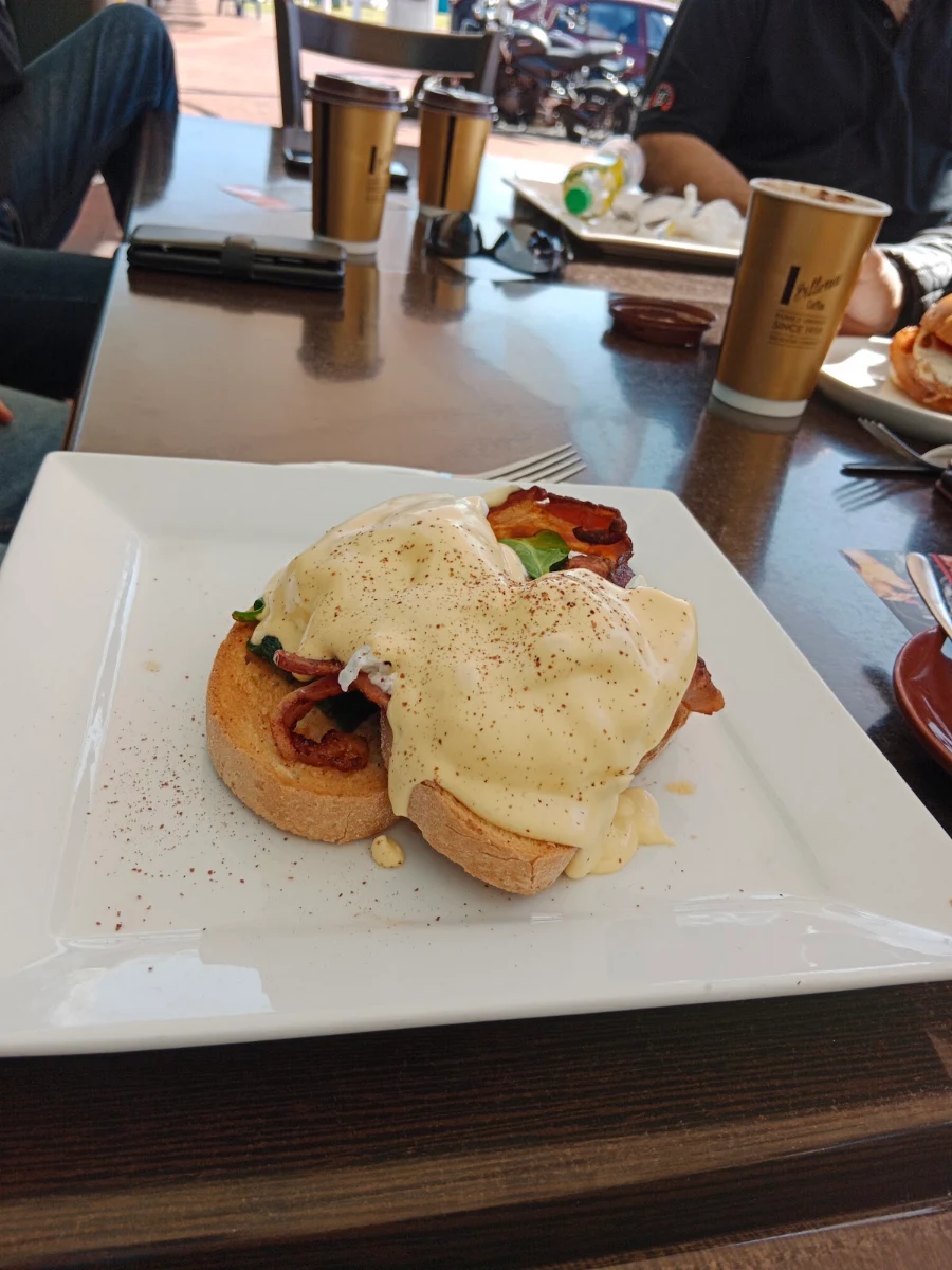 Eggs Benny, Palermo Cafe Ristorante