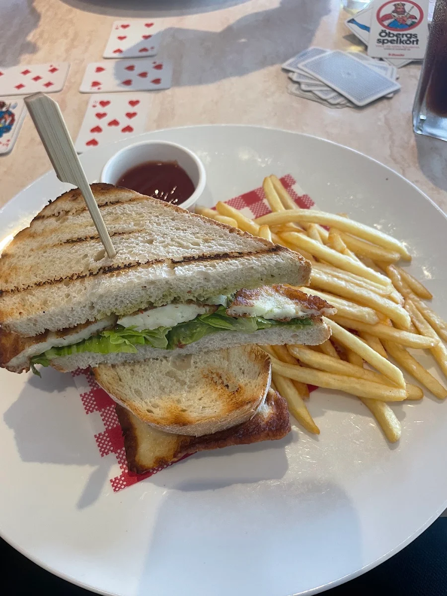 Highlights, Coral Hedge Brasserie