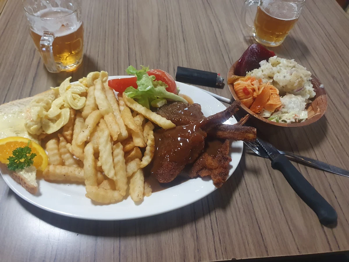 Highlights, The Dederang Hotel