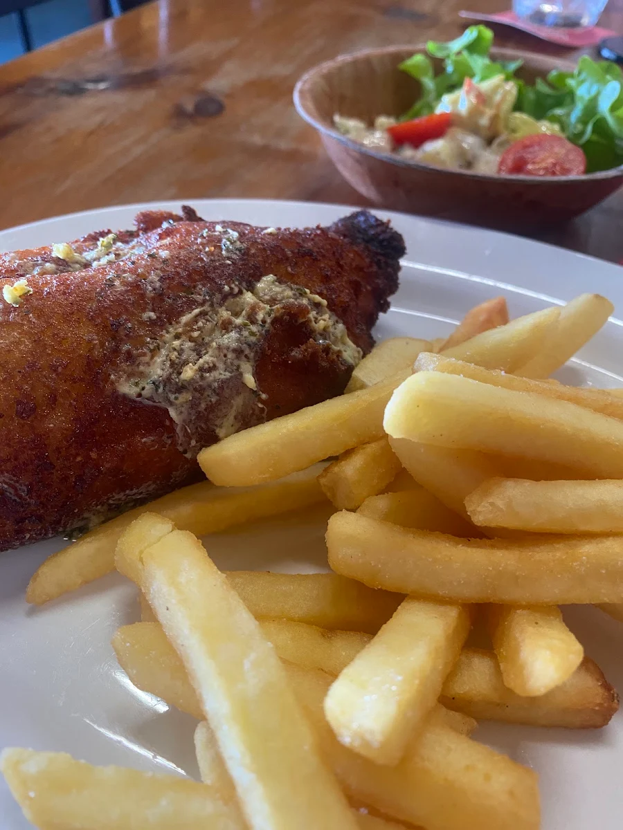 Highlights, The Dederang Hotel