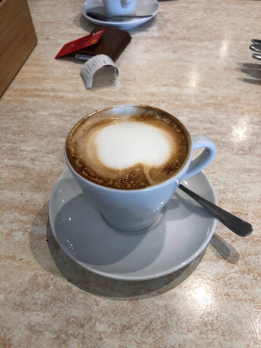 Latte, Shelleys Country Bakehouse