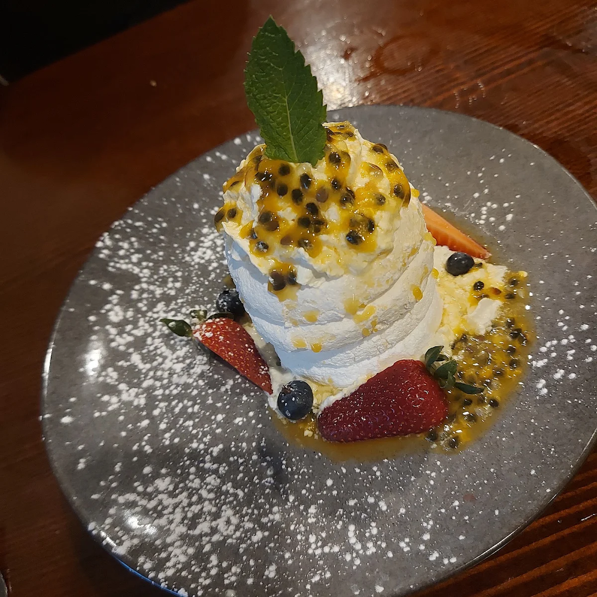 Mini Pavalova, Caledonian Inn