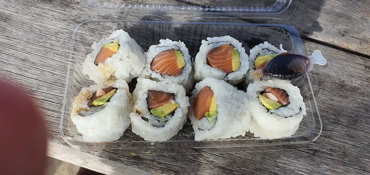 Grill Salmon Roll