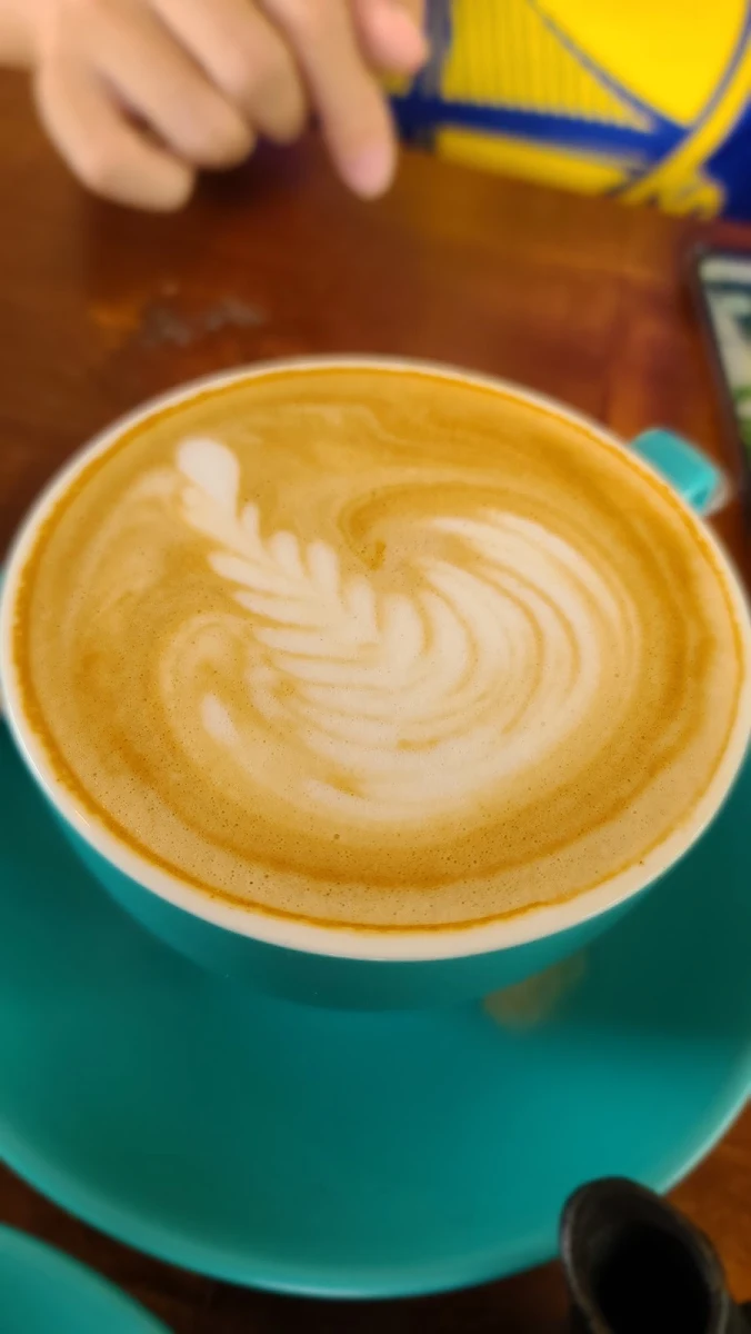 Flat White, Moe's Table