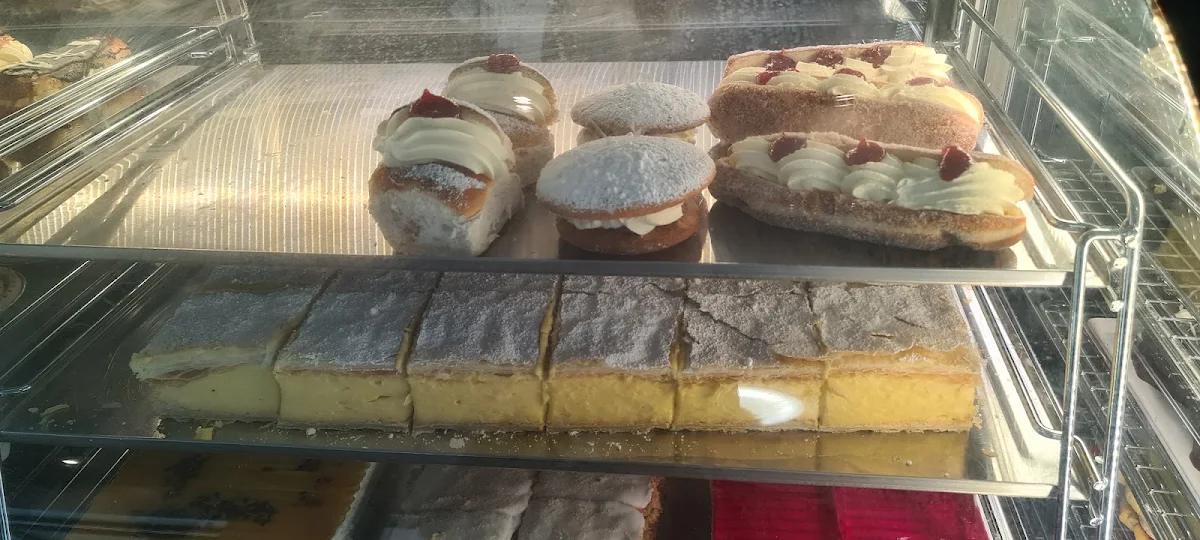 Cream Cakes and Vanilla Slices