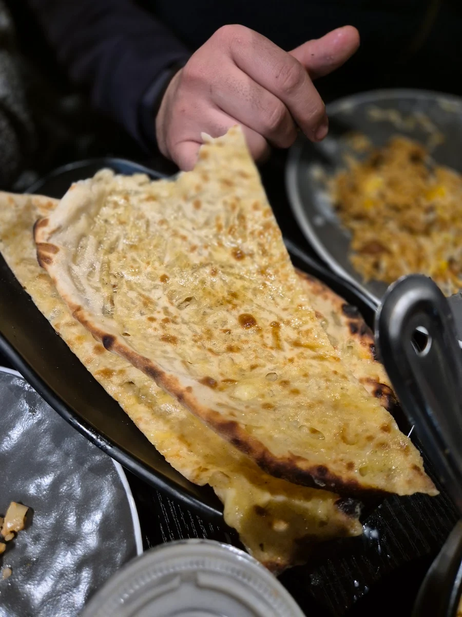 Laccha Paratha, Pista house Bellavista