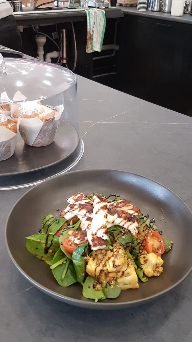 Highlights, Pitch Black Cafe