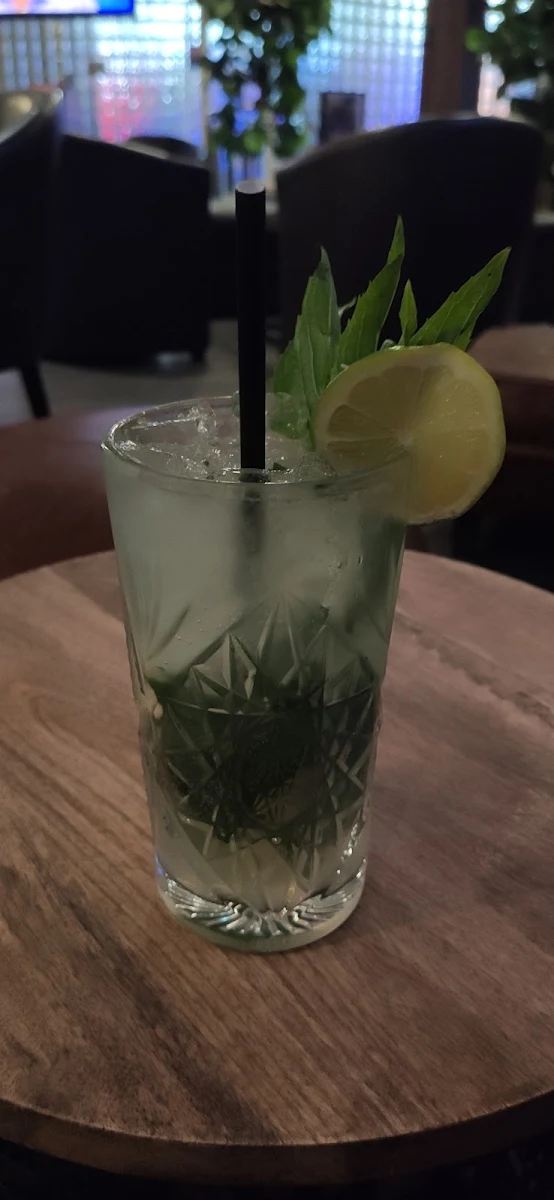 Mojito, Shark Hotel