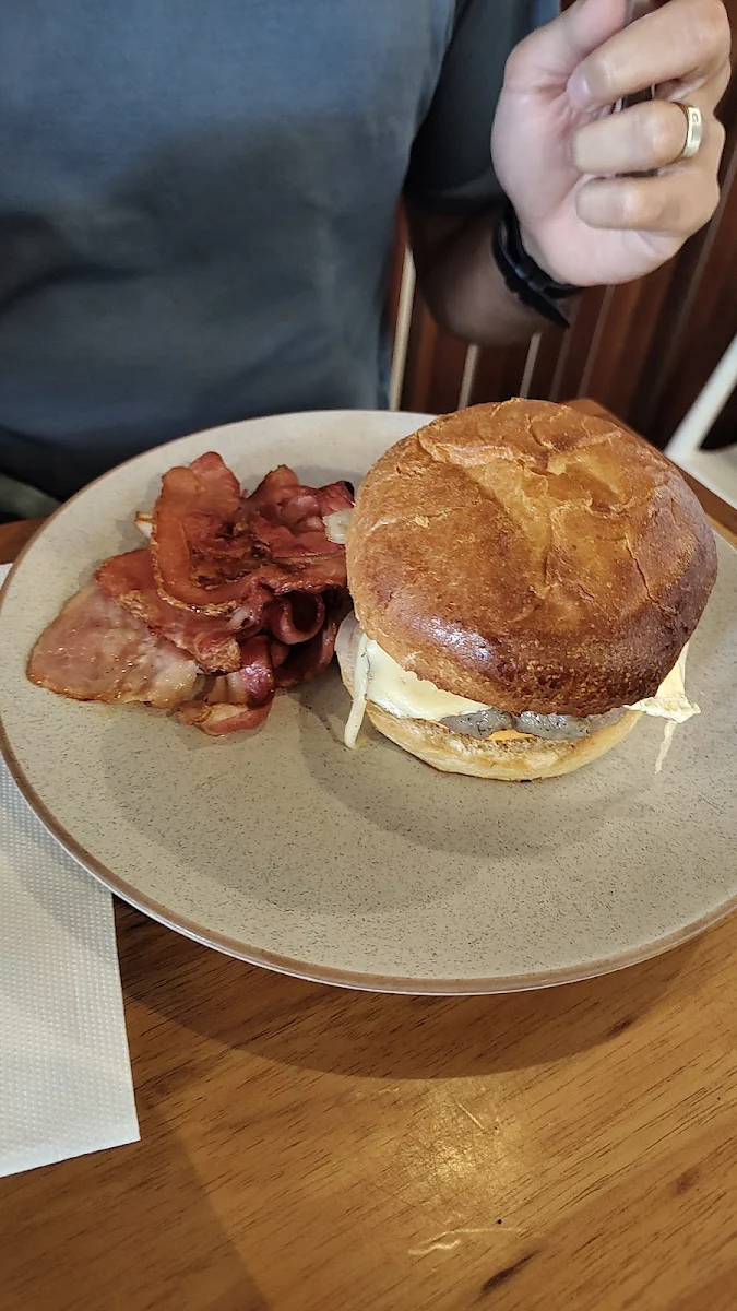Breakfast Burger, 5 Little Pigs