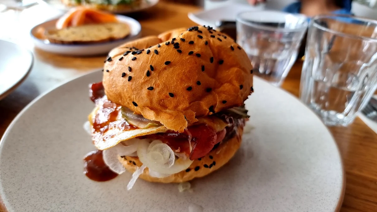 Breaky Burger, 5 Little Pigs