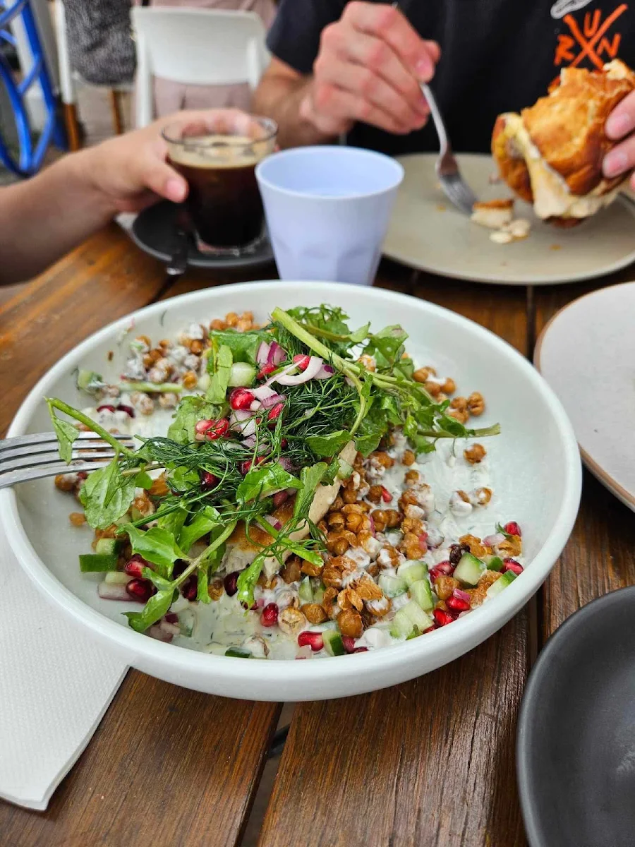 Breaky Salad, 5 Little Pigs