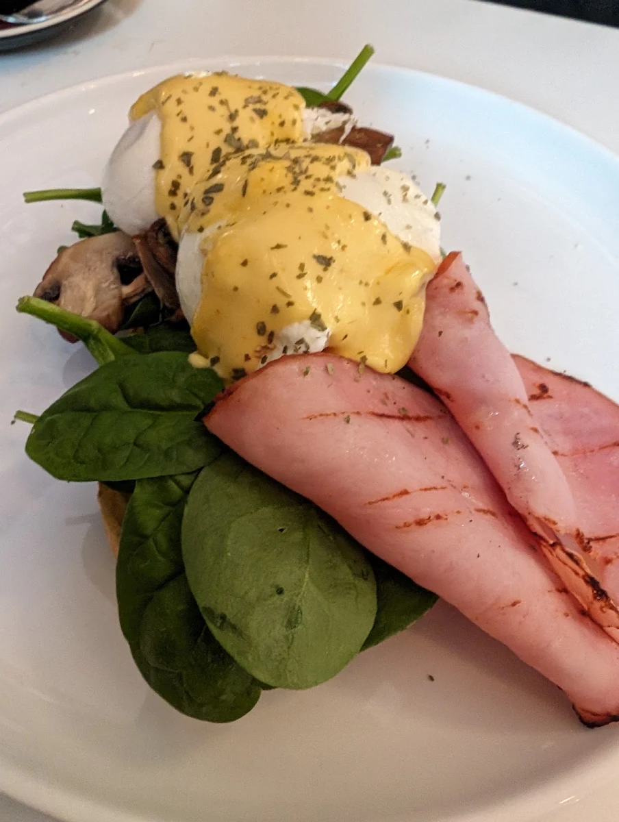 Eggs Benedict, De Salt Cafe & restaurant