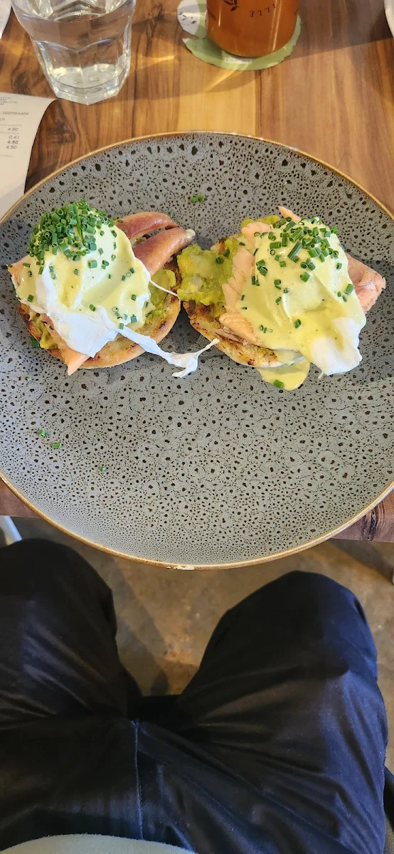 Eggs Benny, Keppel Cafe Marysville