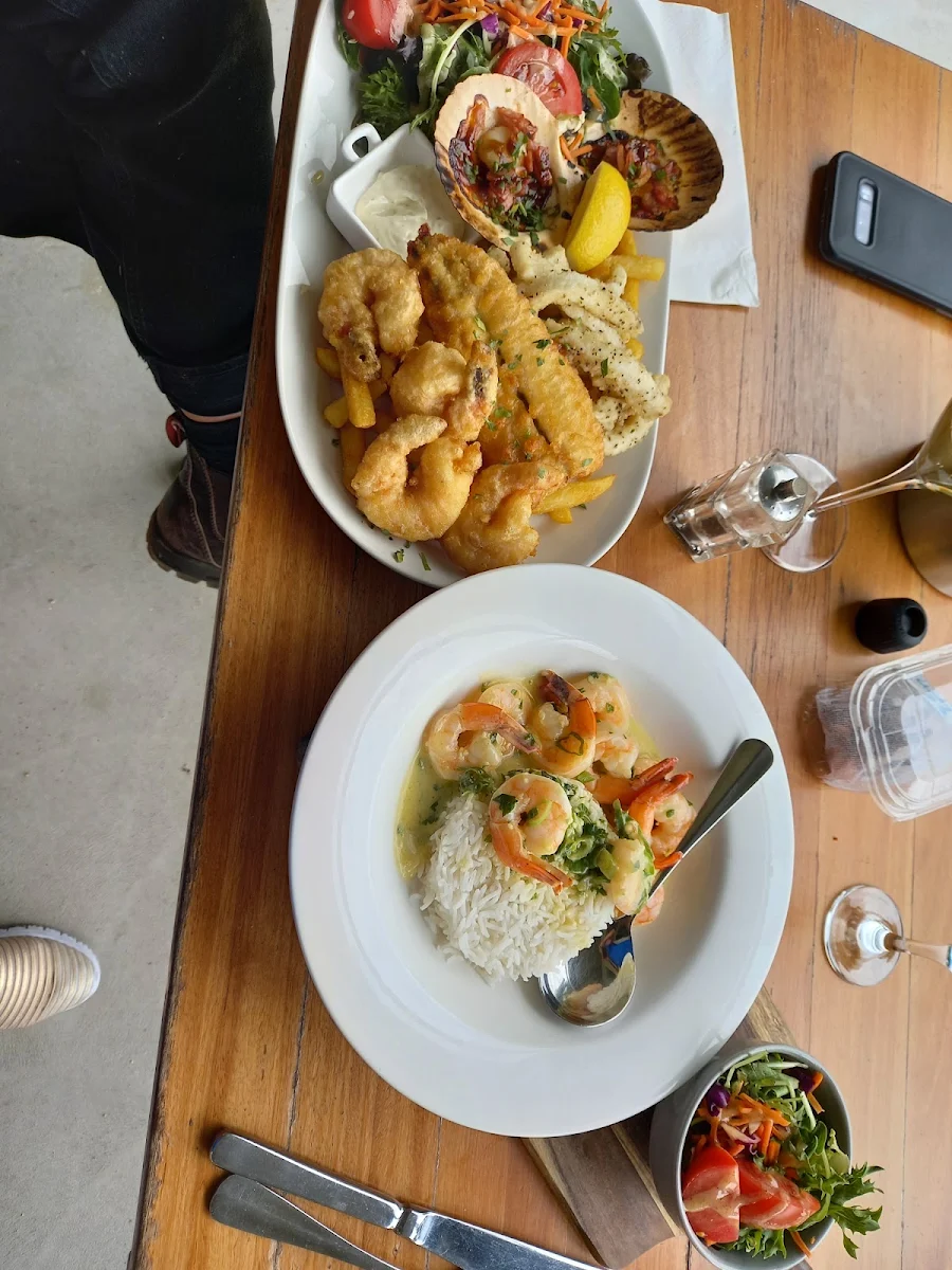 Garlic Prawns and Seafood Plate