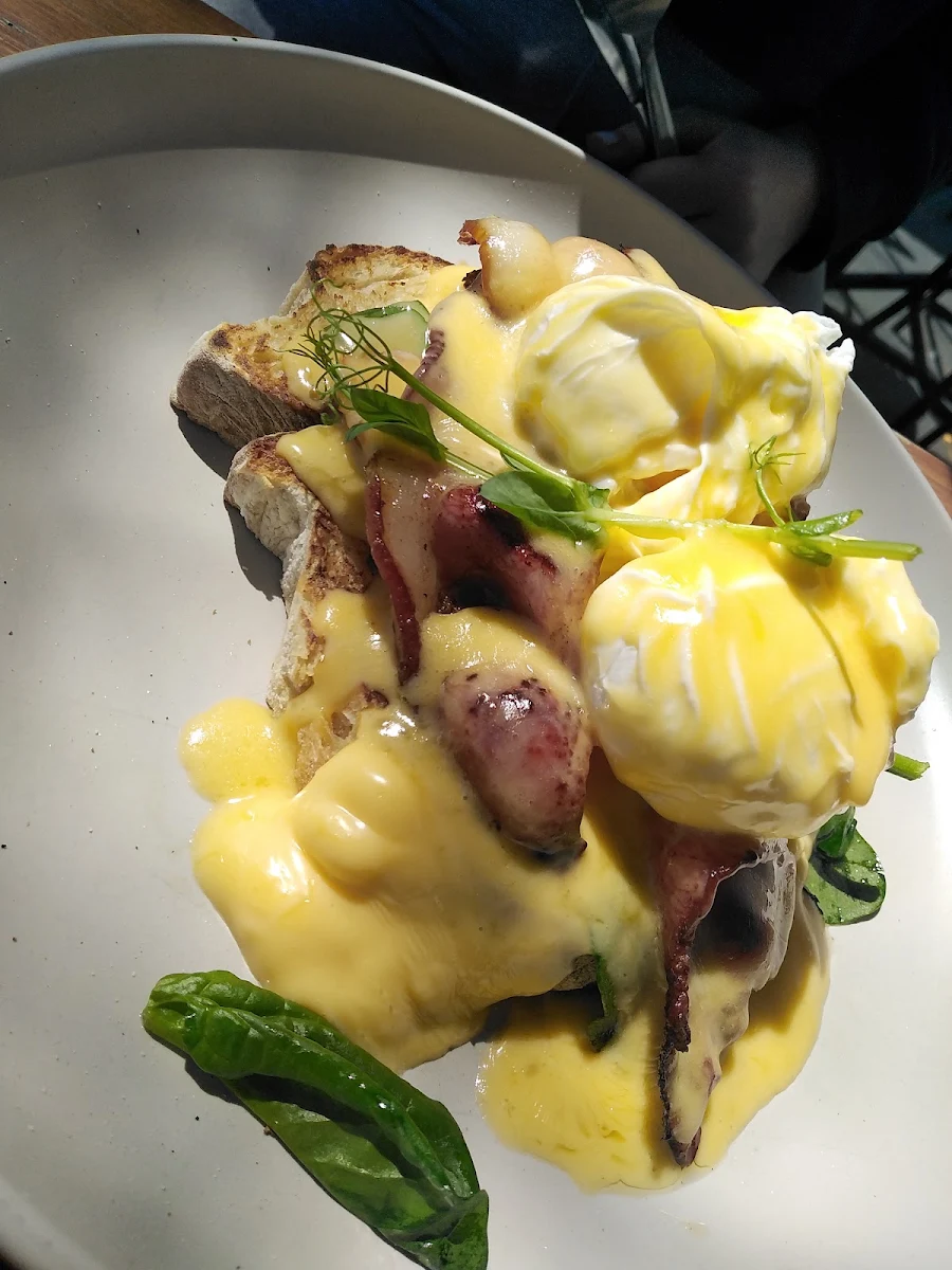Eggs Benedict
