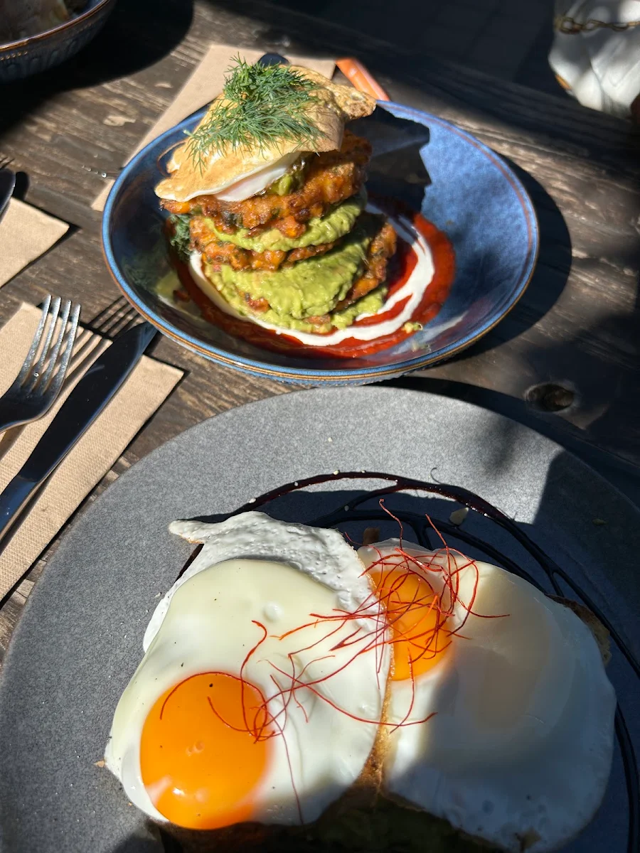 Smash Avo Smoked Salmon Chorizo