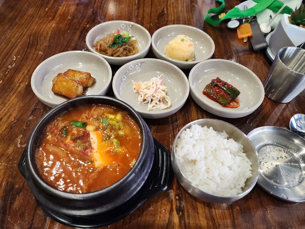 Kimchi Jjigae