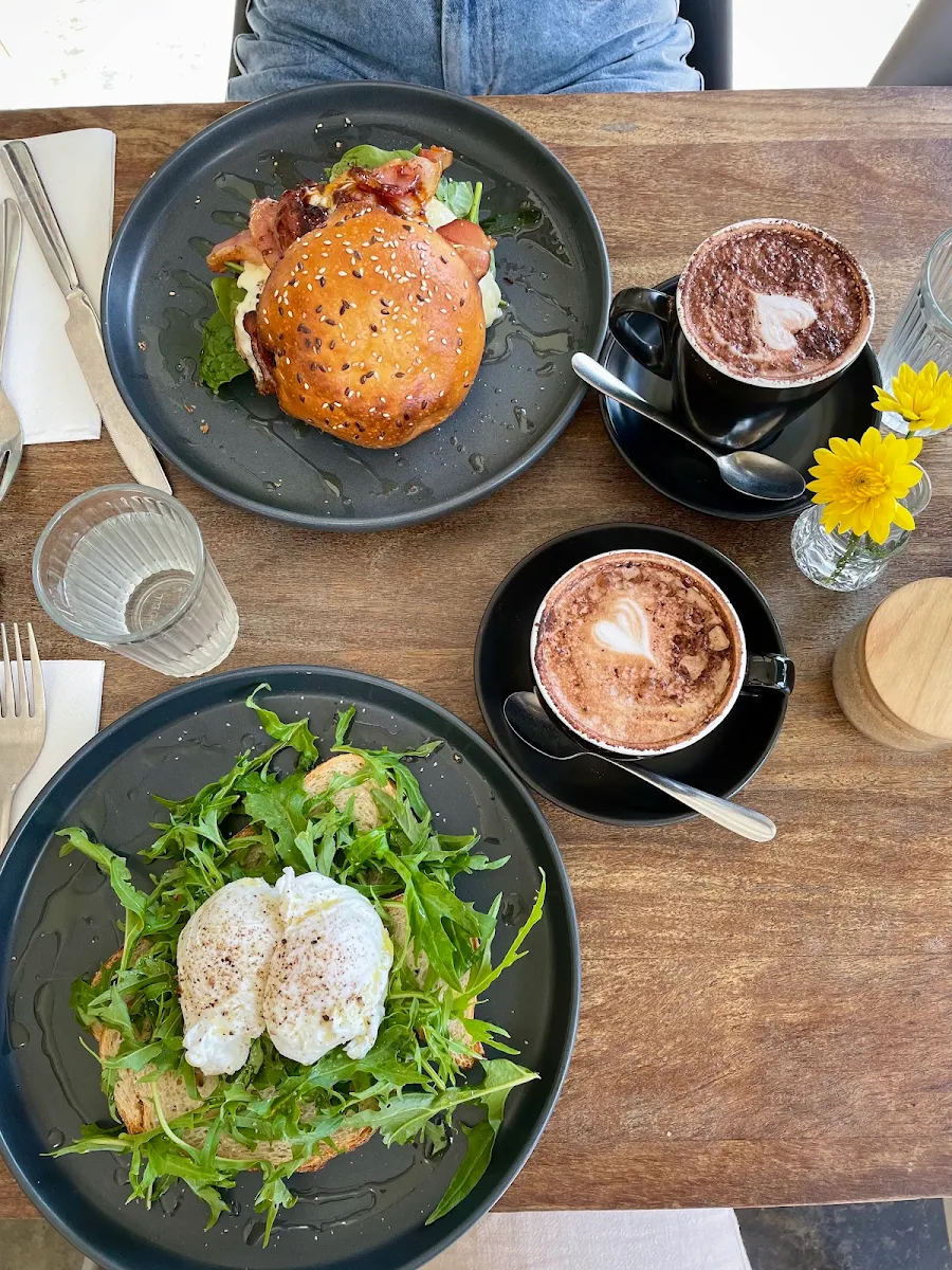 Highlights, San Luca Cafe