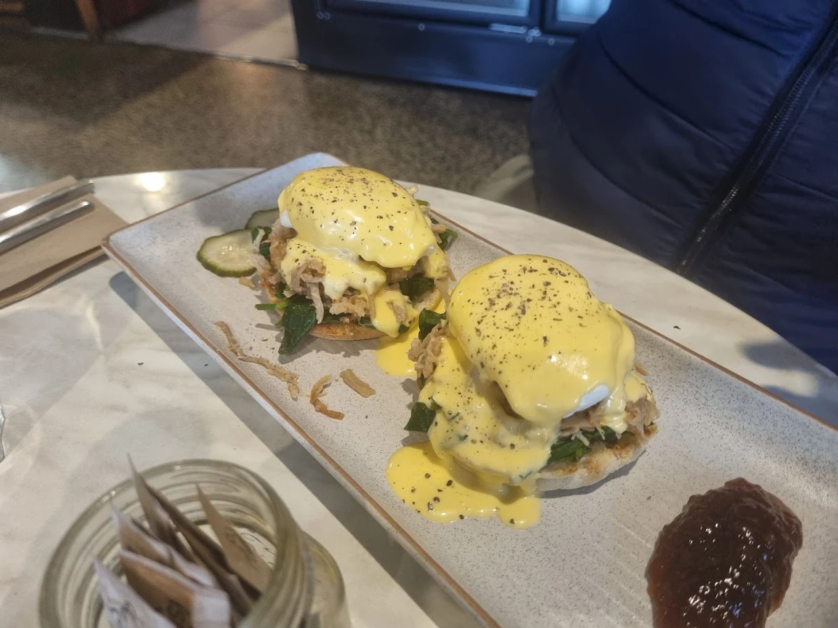 Pulled Pork Benedict