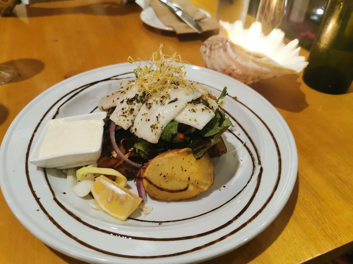 Highlights, Glossy Black Restaurant