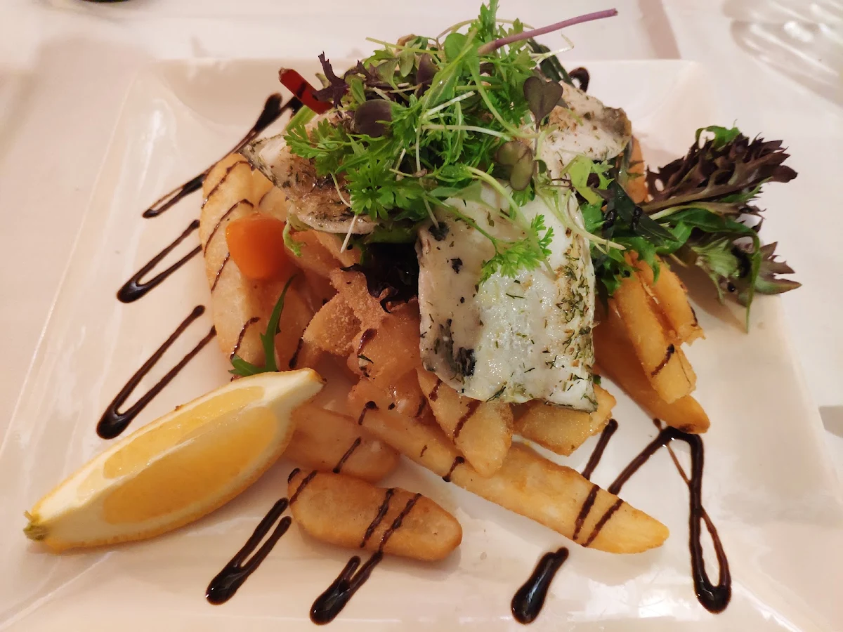 Highlights, Glossy Black Restaurant