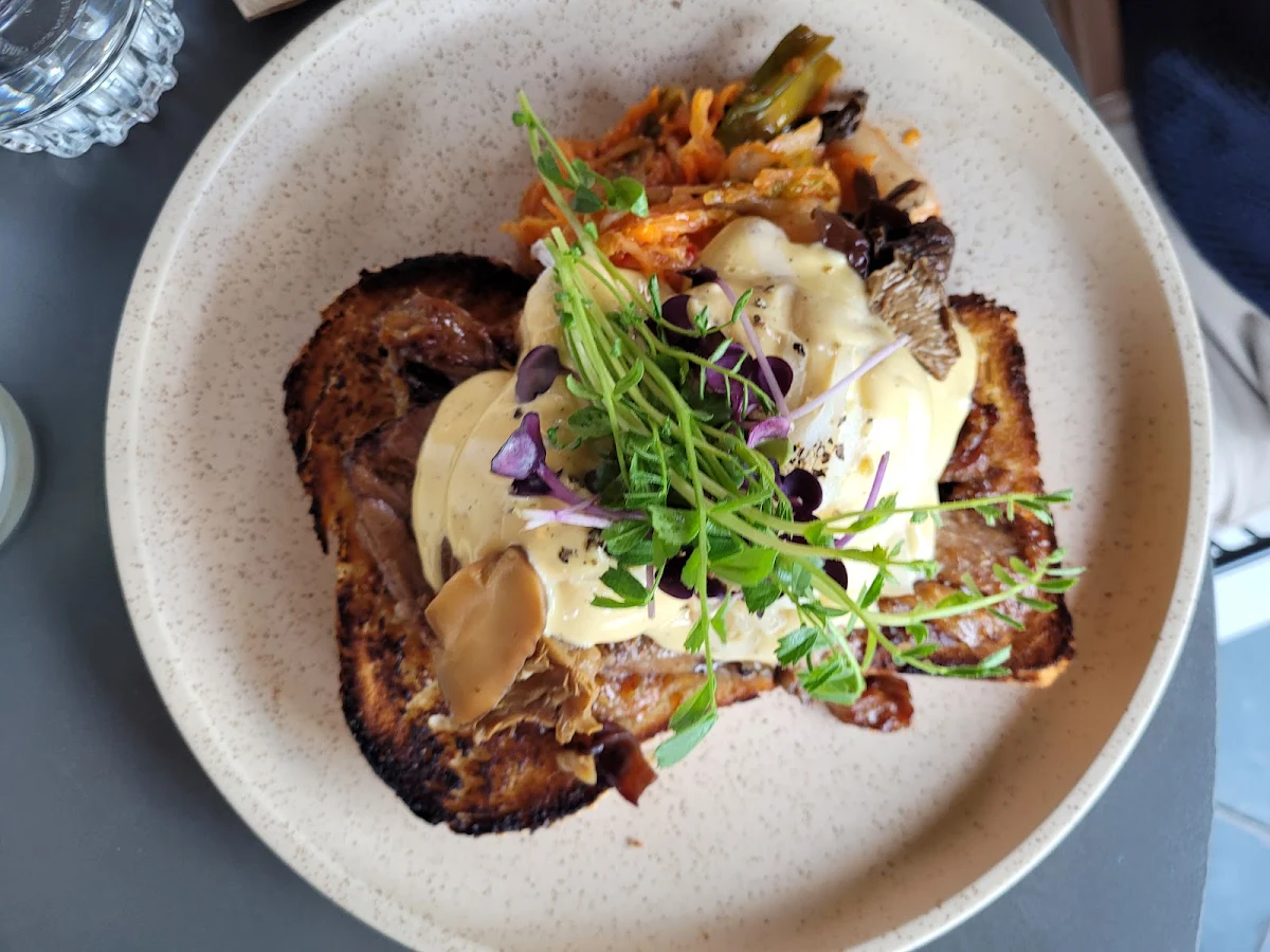 Hatter's Breakfast Plate, The Hatter and the Hare