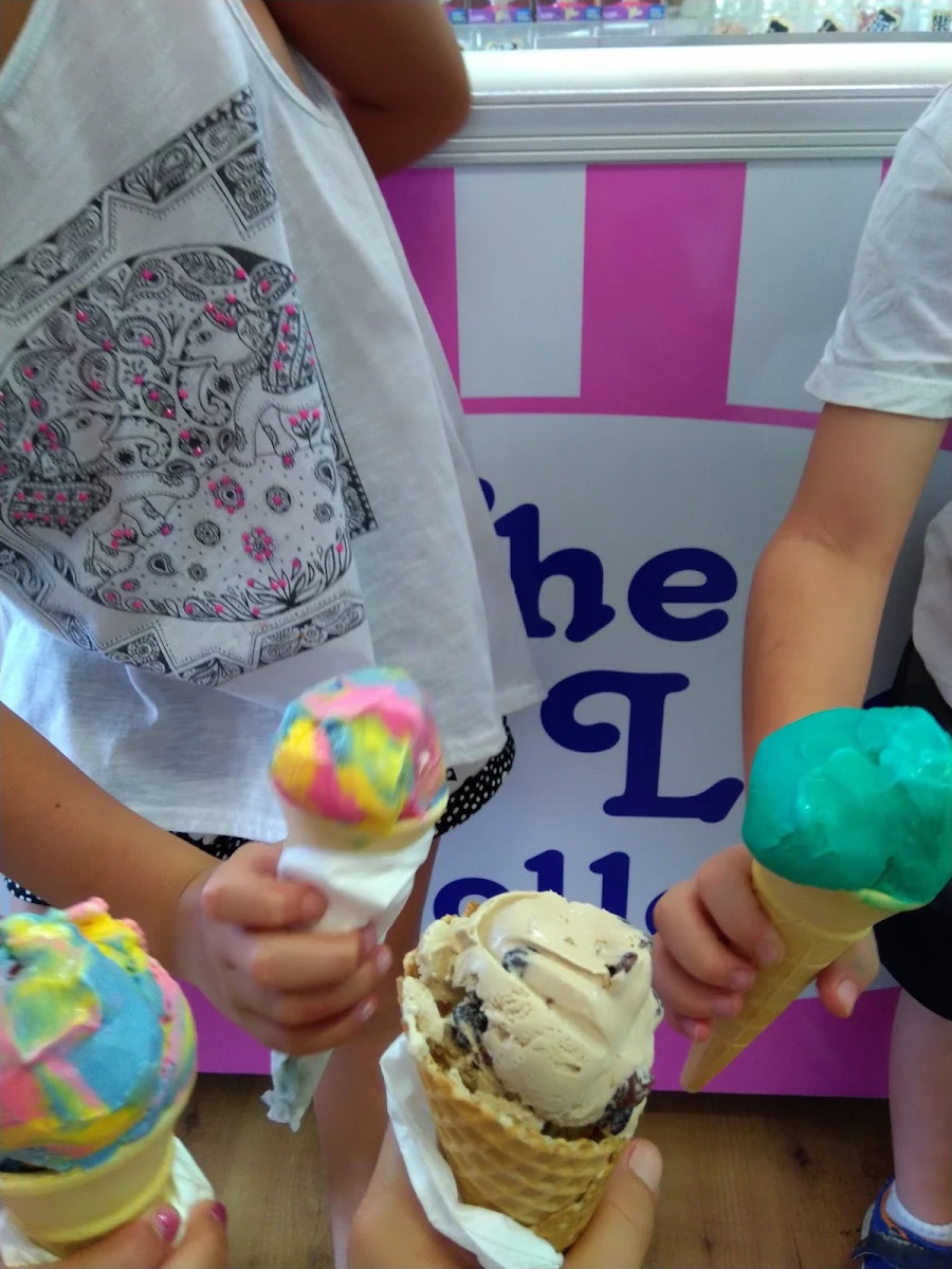 Highlights, The Jolly Lolly Trolley