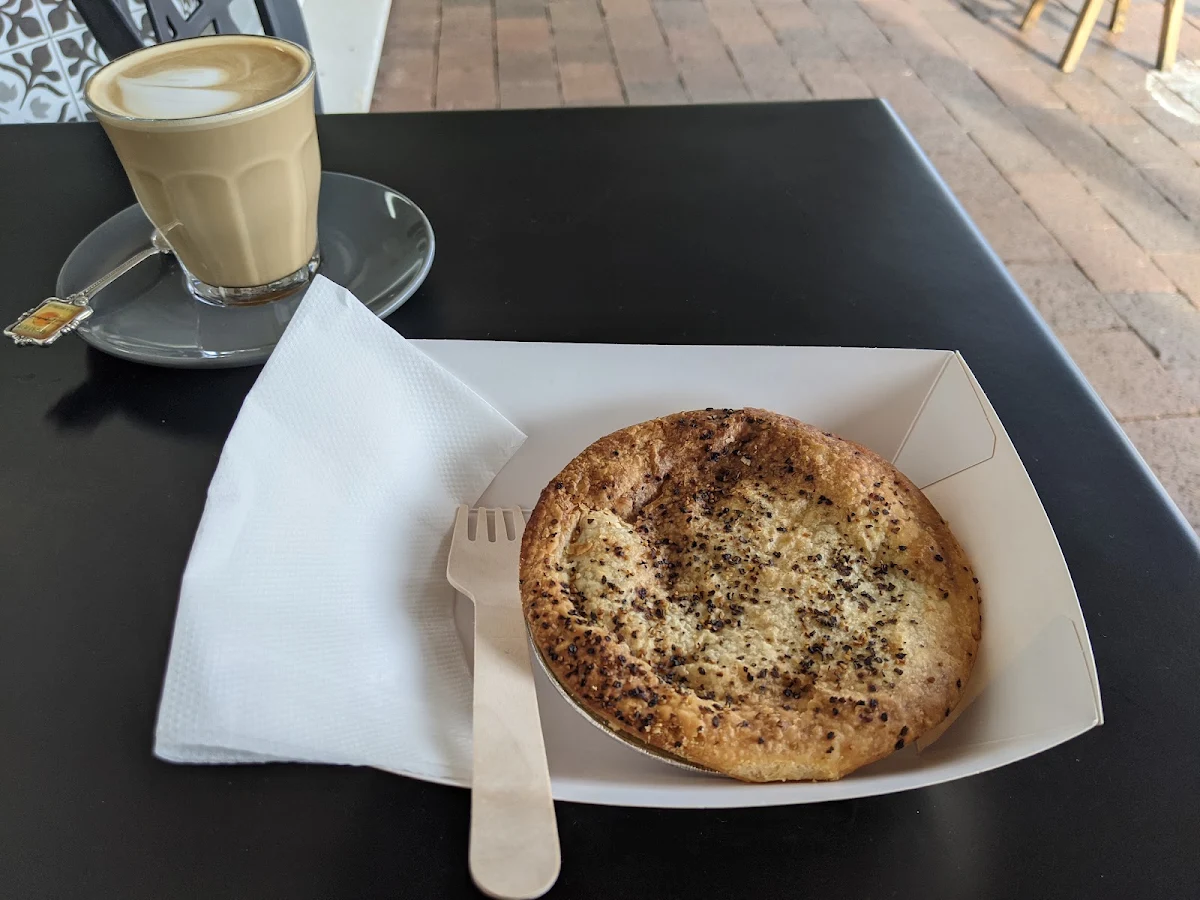 Pepper Steak Pie, Lunch Bar Woy Woy