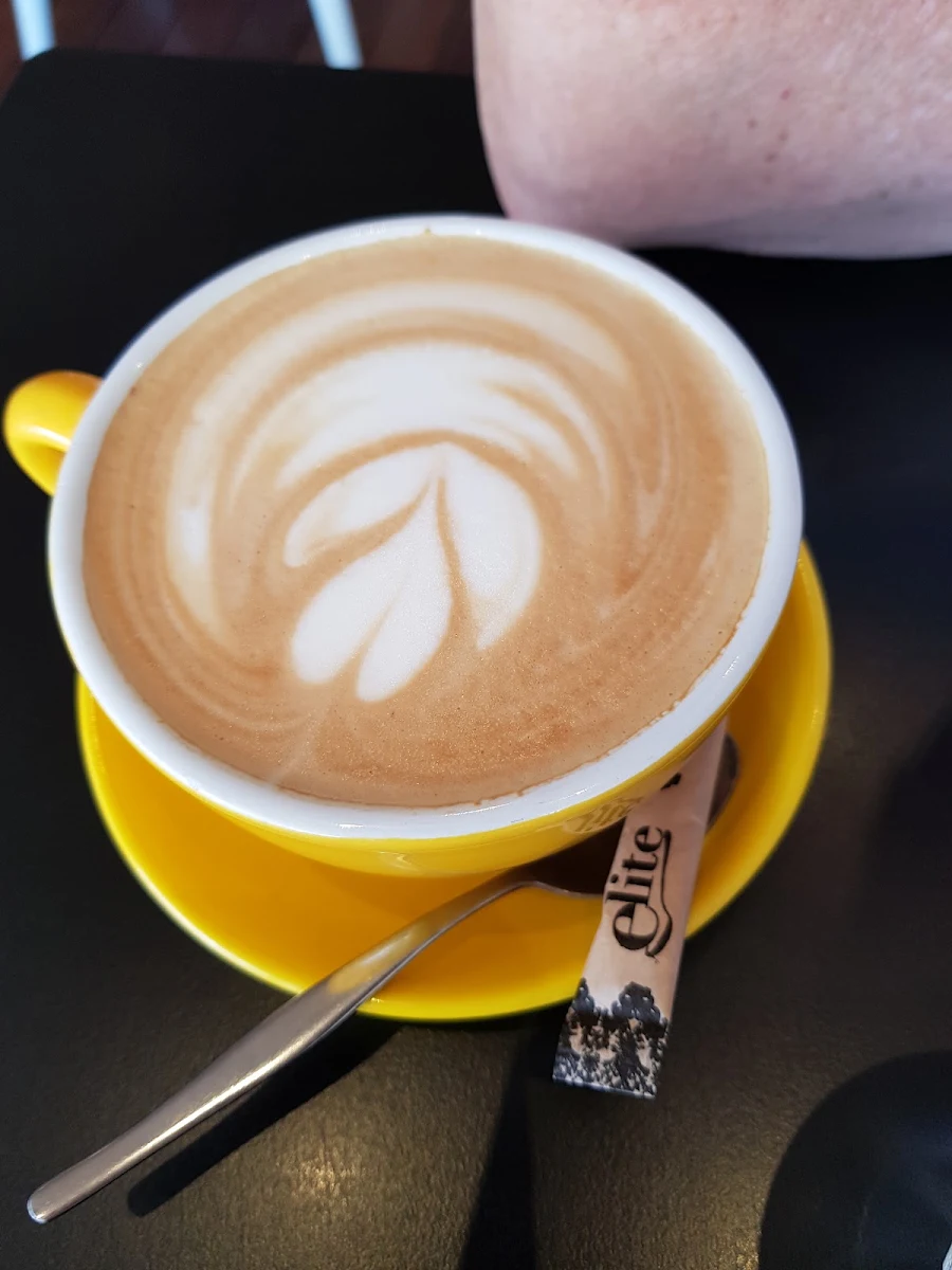 Flat White, Gusto Food