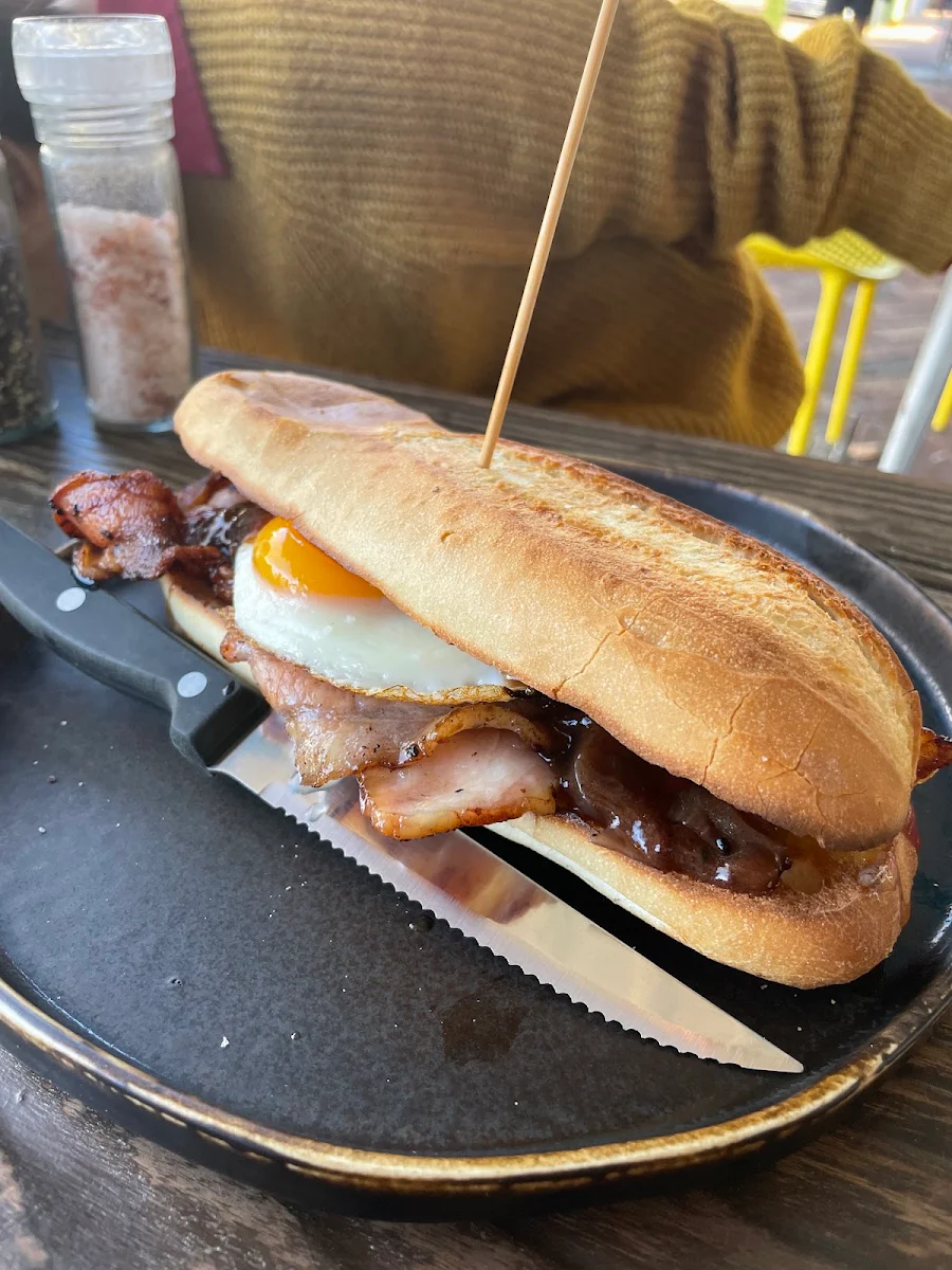 Weekend Roll, Gusto Food