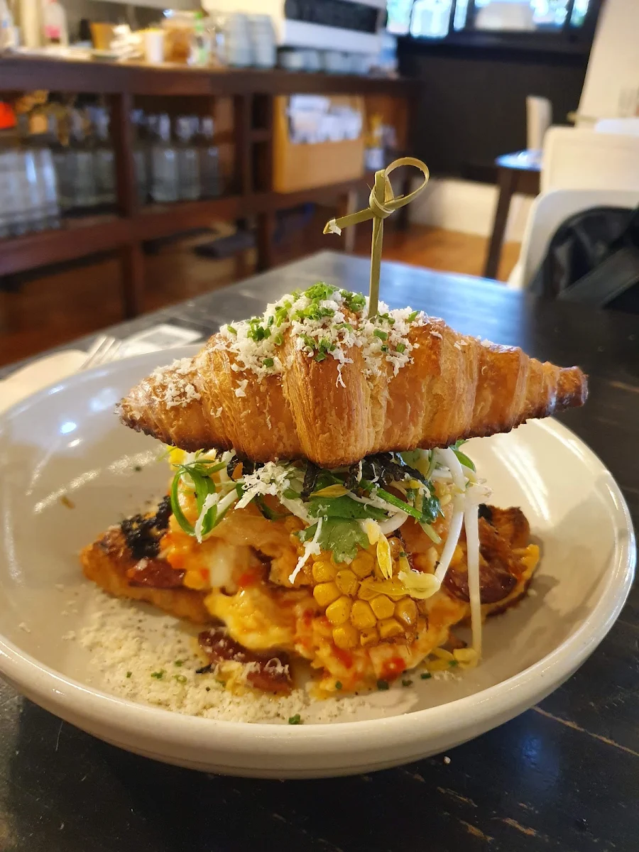 Chilli Scramble Egg with Croissant
