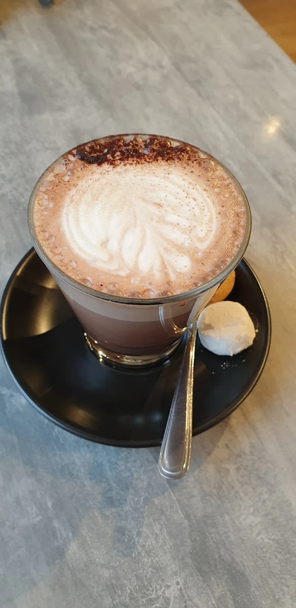 Hot Chocolate, Windows On Westella