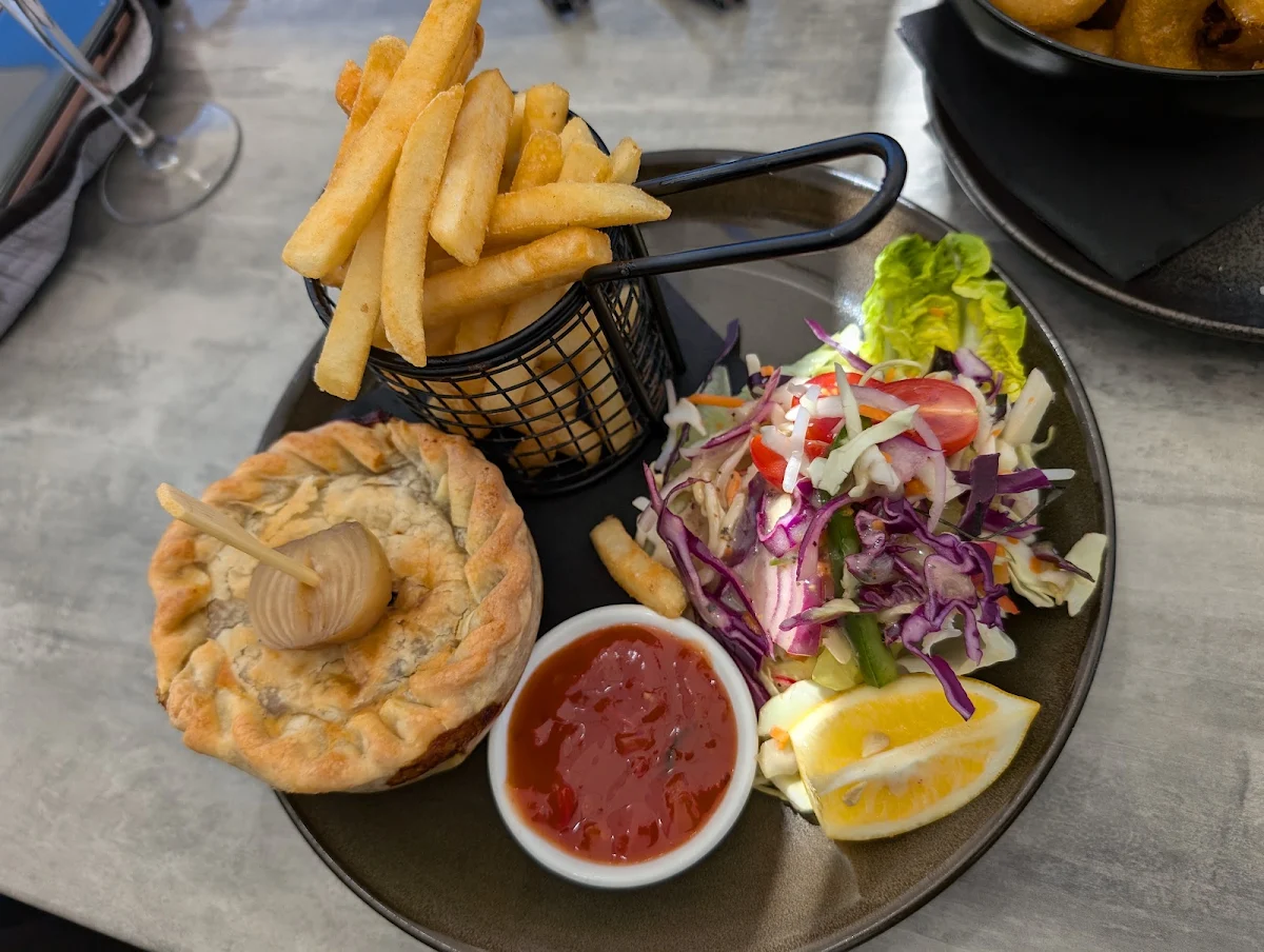 Wow Beef Pie, Windows On Westella