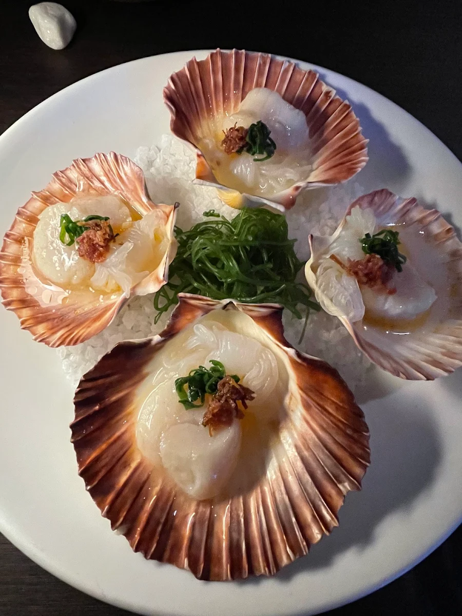 Steamed Scallop with Garlic Sauce