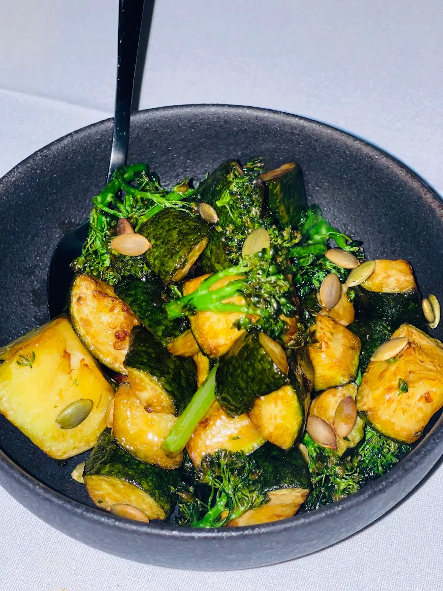 Broccolini, Lanterne Rooms