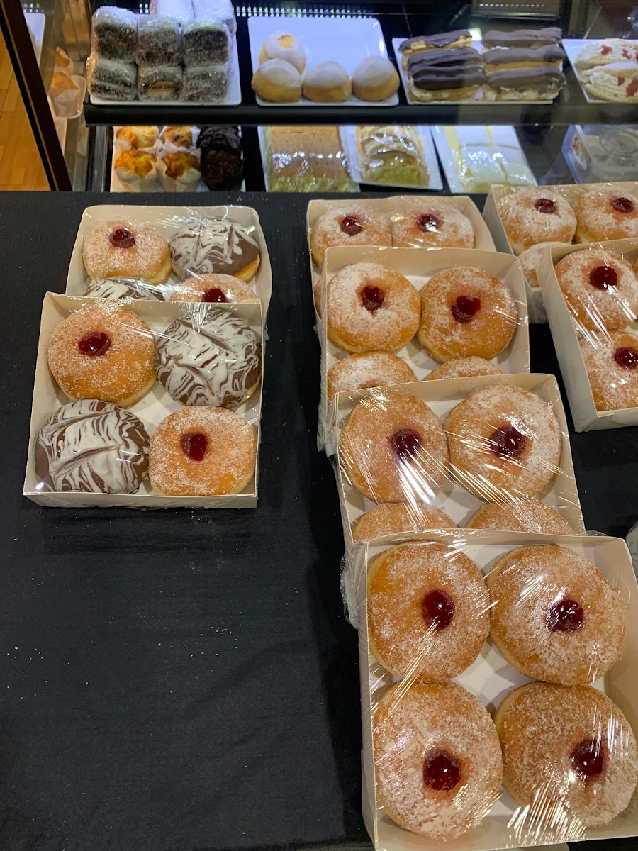 Doughnuts, Vietnamese bakery