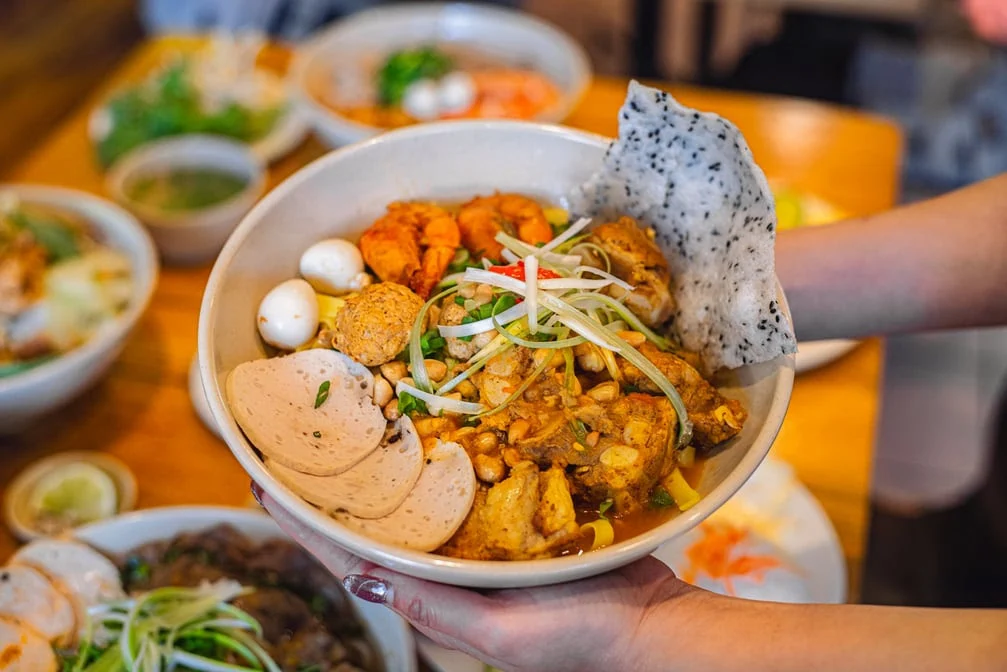 Highlights, Pho Nho Clayton