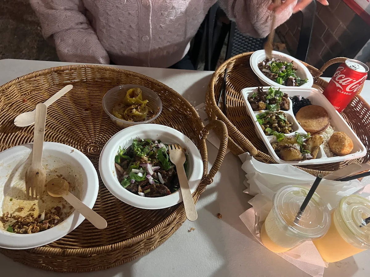 Highlights, MoMo Vibe Ashfield (Food Truck)