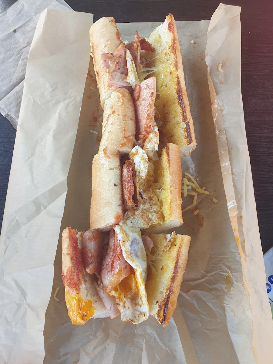 Footlong Egg Bacon Cheese and Tomato Sauce