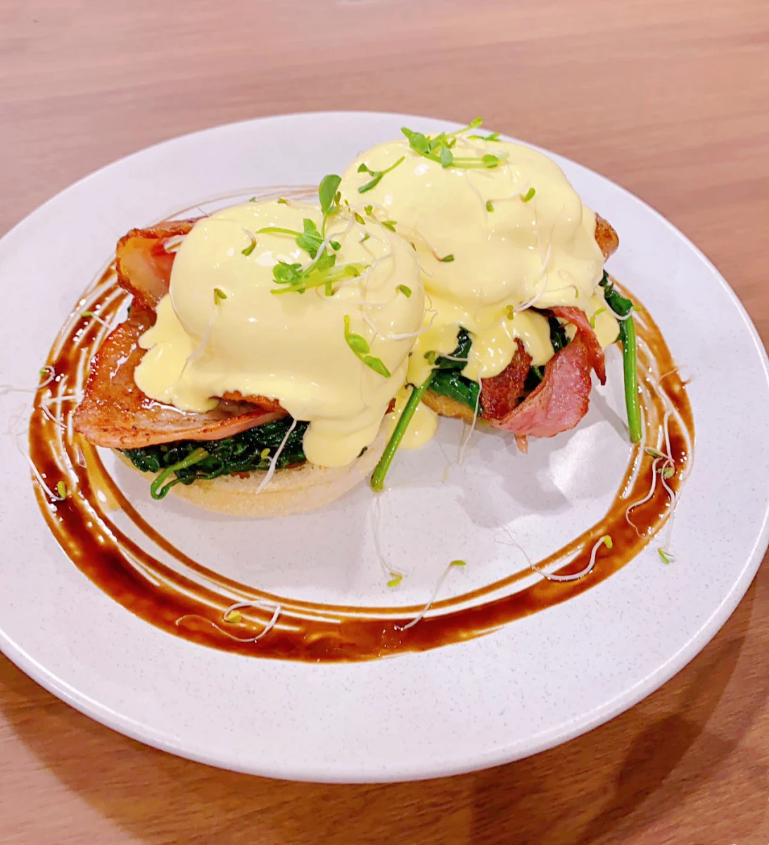 Egg Benedict, Miss Bunny Café