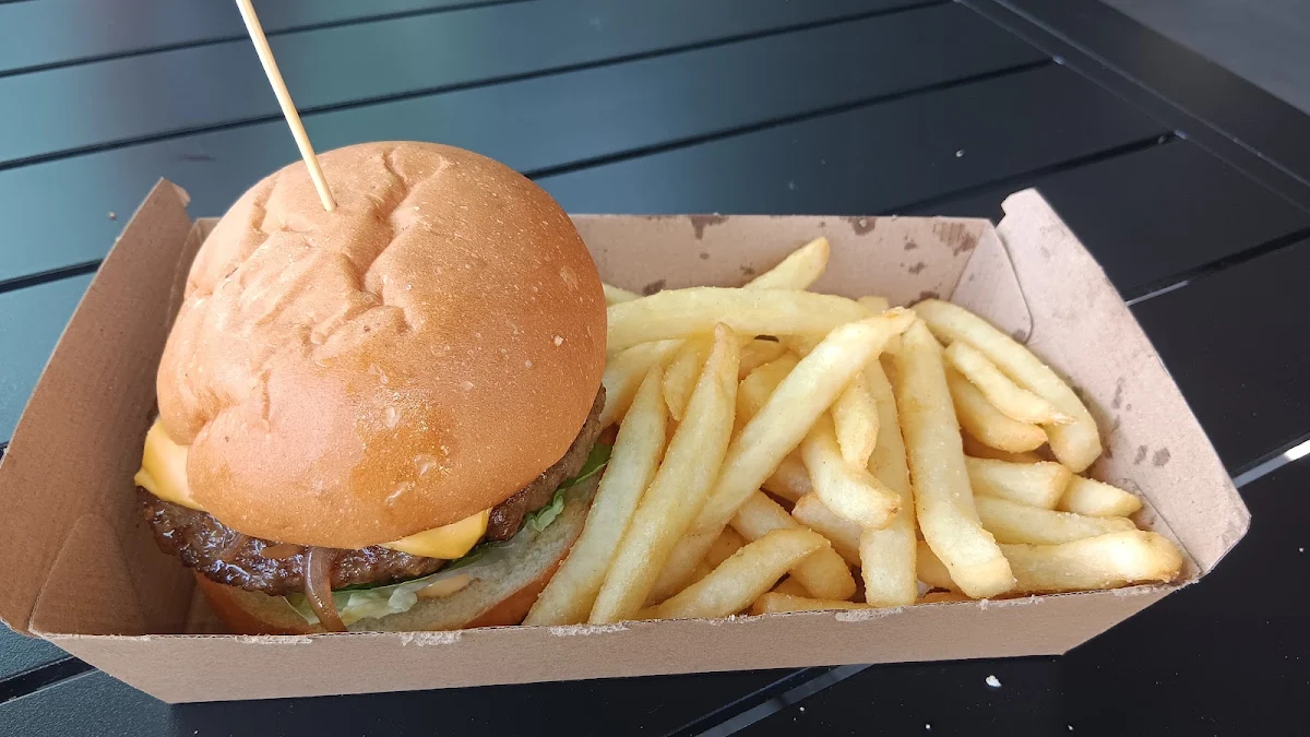 Cheeseburger Combo