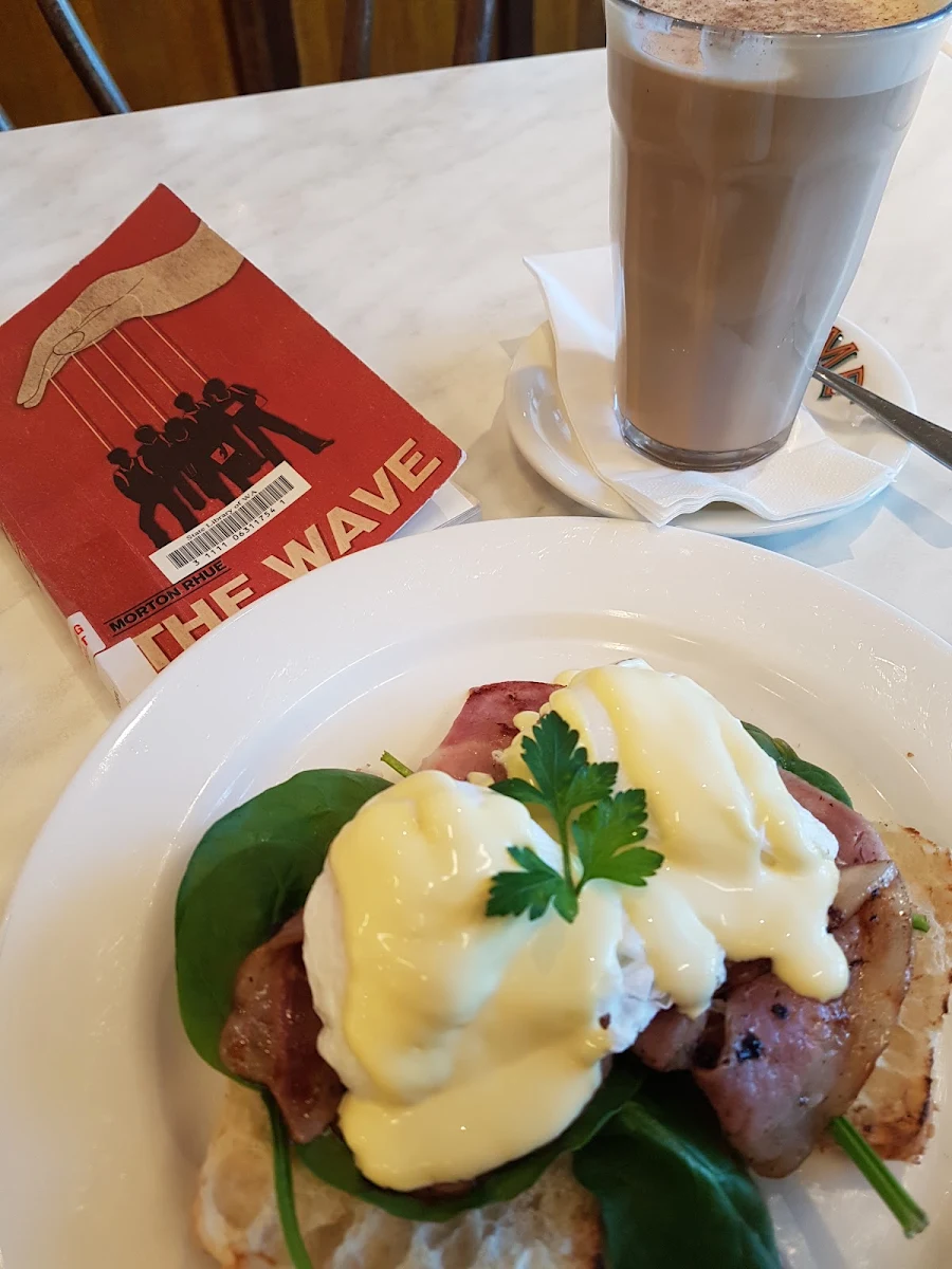 Eggs Benedict, Dôme Café - Kwinana