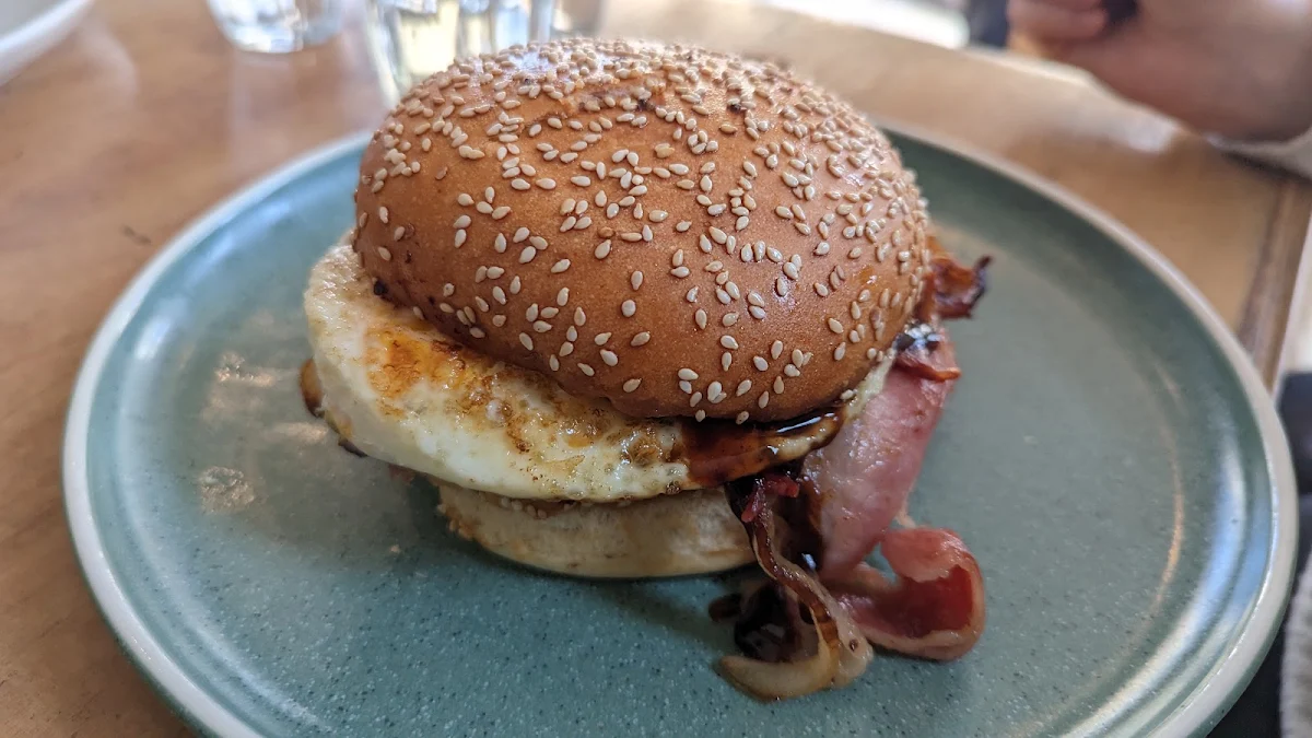Brekkie Burger
